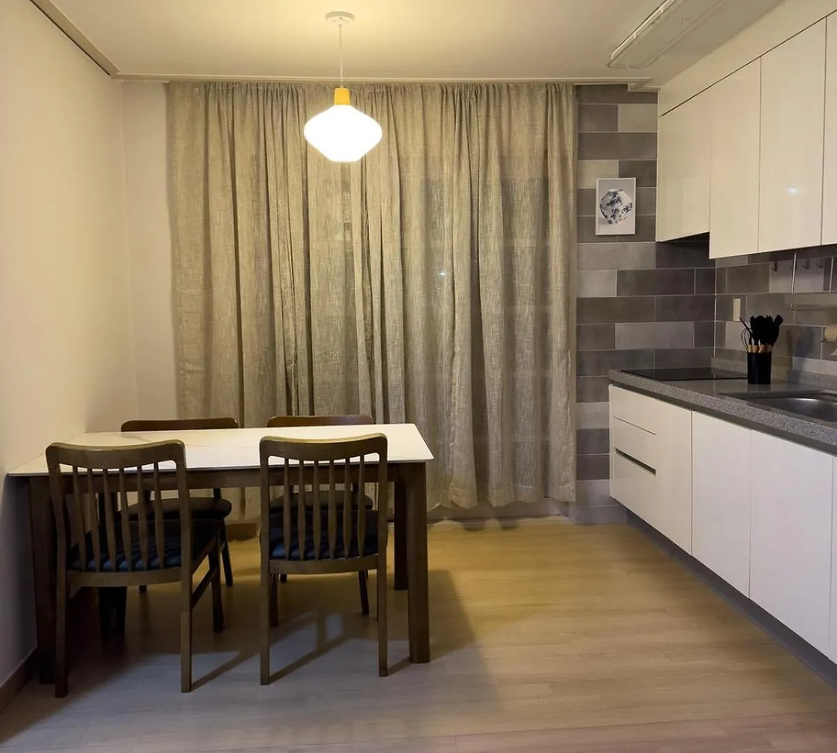 Apartment Humming Stay, Incheon Airport 10 Min, Unseo Stn, Projector