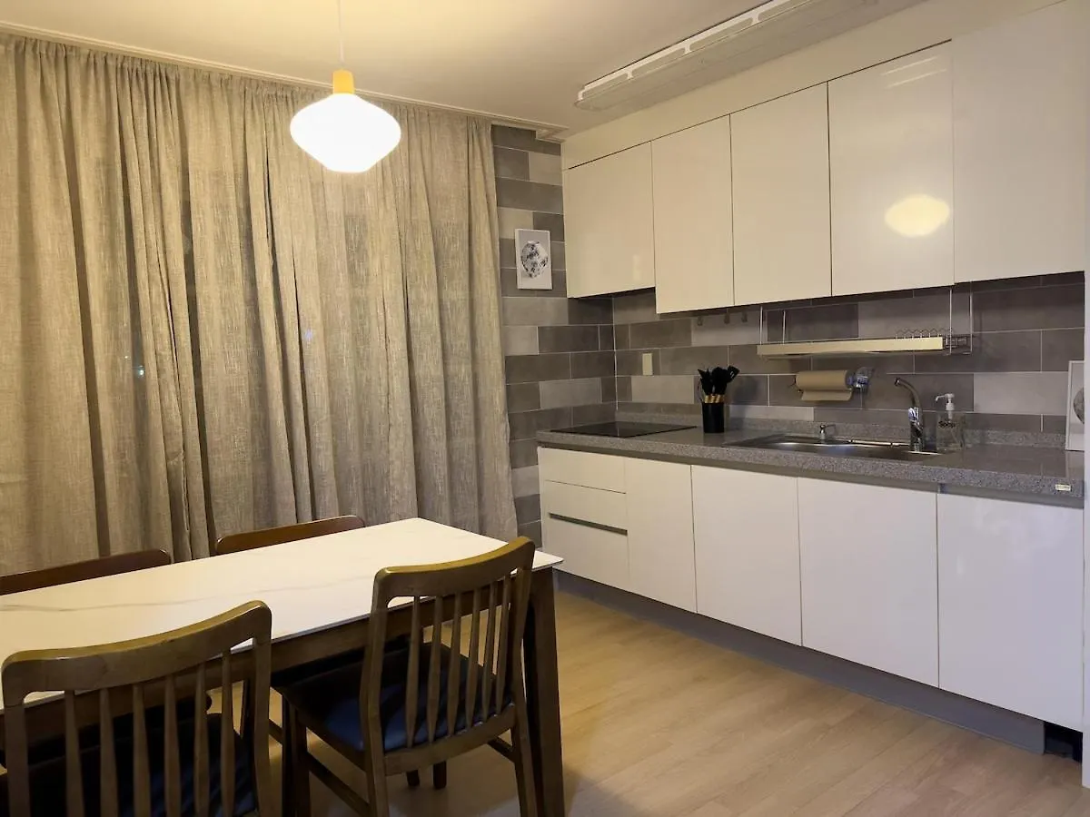 Apartment Humming Stay, Incheon Airport 10 Min, Unseo Stn, Projector South Korea