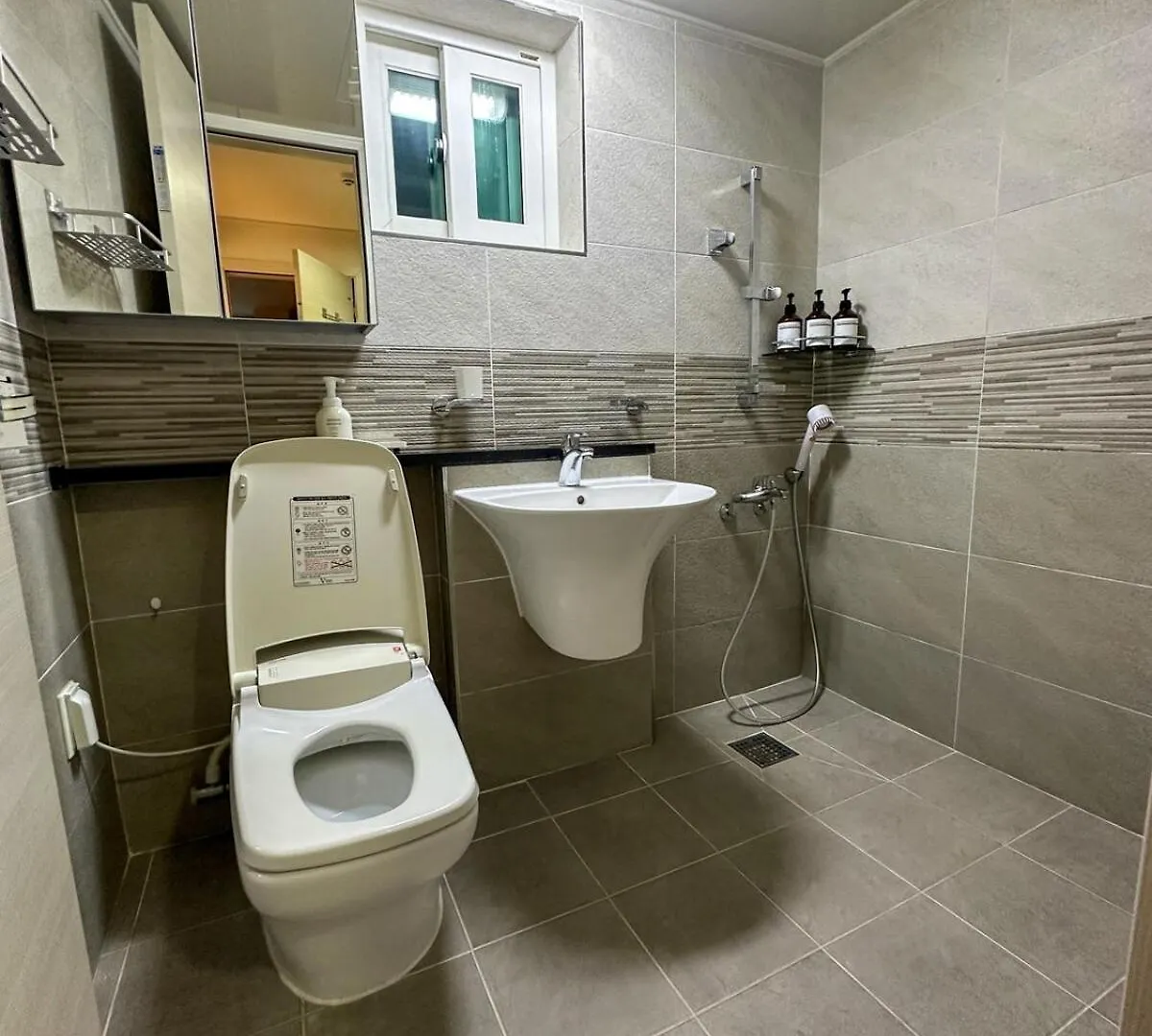 Humming Stay, Incheon Airport 10 Min, Unseo Stn, Projector 0*,