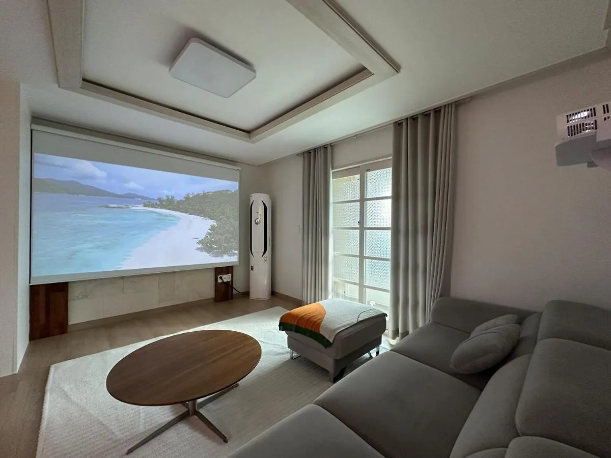 Humming Stay, Incheon Airport 10 Min, Unseo Stn, Projector Apartment