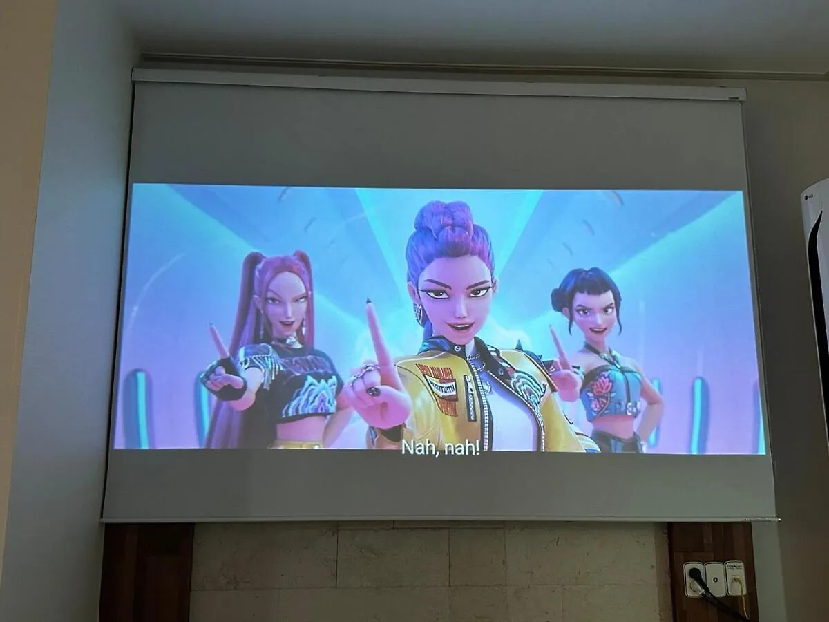 Humming Stay, Incheon Airport 10 Min, Unseo Stn, Projector
