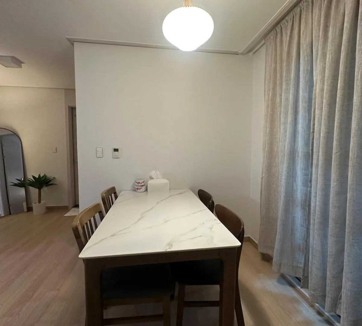 Humming Stay, Incheon Airport 10 Min, Unseo Stn, Projector Apartment