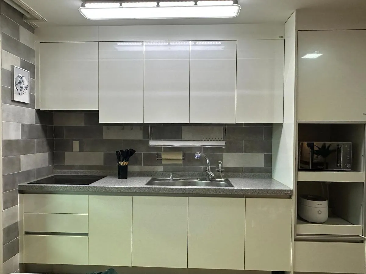 Apartment Humming Stay, Incheon Airport 10 Min, Unseo Stn, Projector