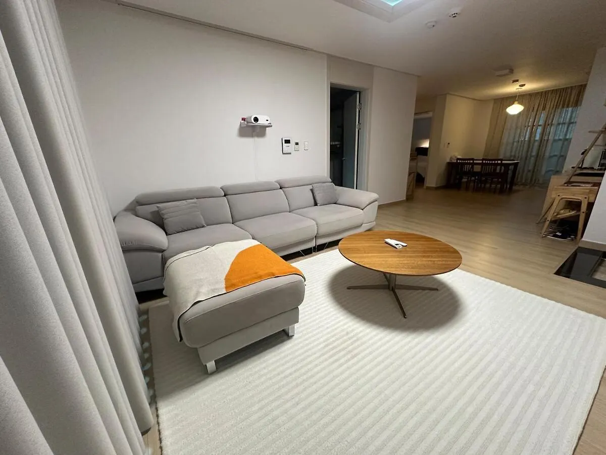 Humming Stay, Incheon Airport 10 Min, Unseo Stn, Projector 0*,  South Korea